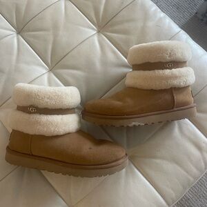 Ugg Fluff Mini Belted Boots Size 9